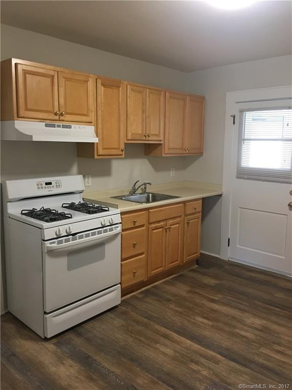 156 Wardwell St unit 2, Stamford, CT 06902 - photo 1