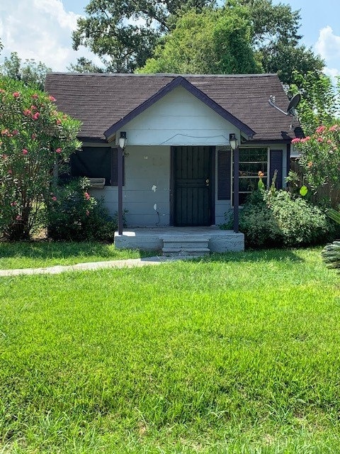 4509 Falls St, Houston, TX 77026 - photo 1