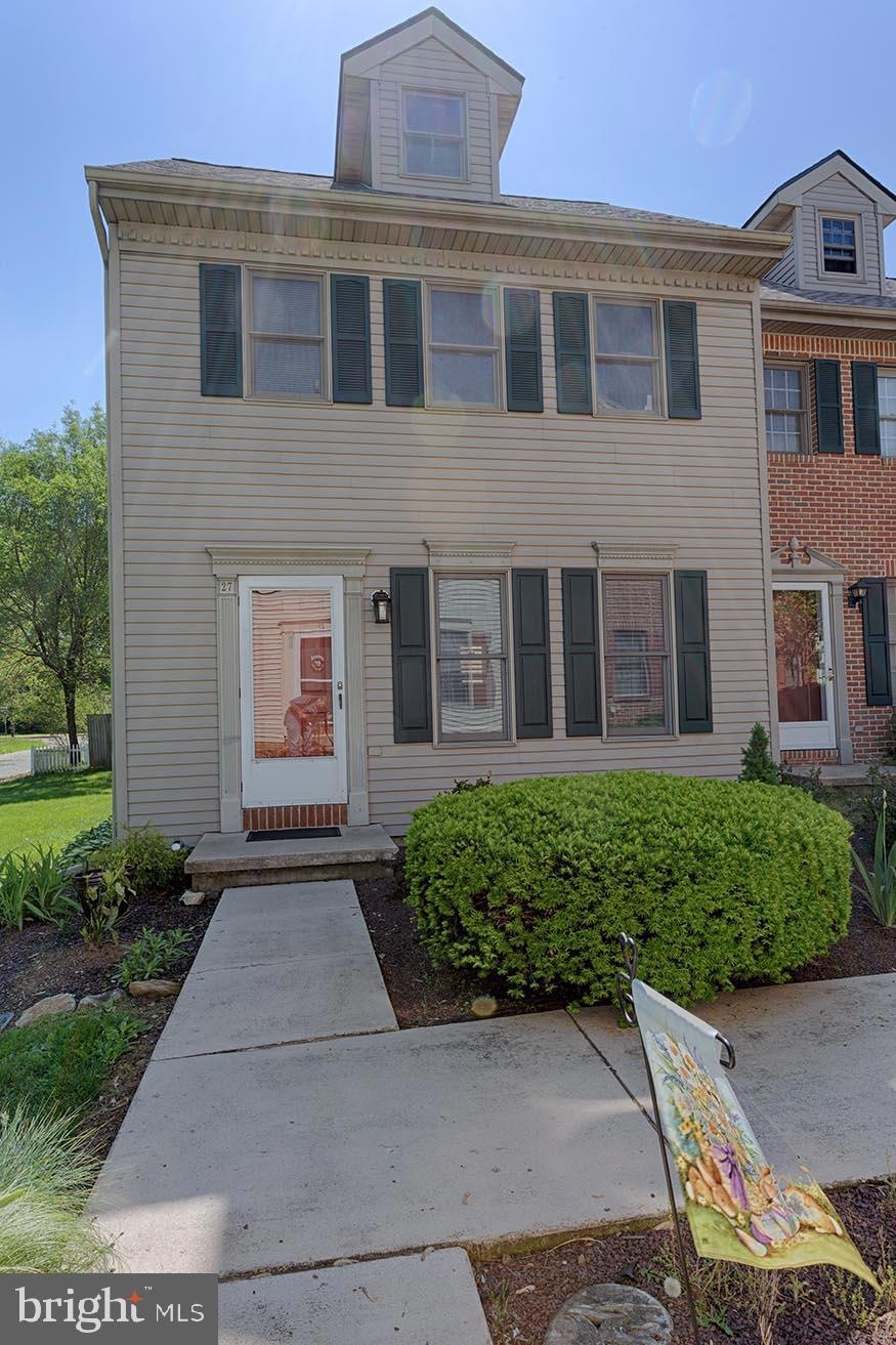 27 Weiser Ct unit 27, Womelsdorf, PA 19567 - photo 1