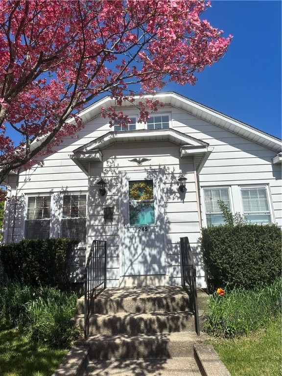 245 Morse Ave, Warwick, RI 02886 - photo 1