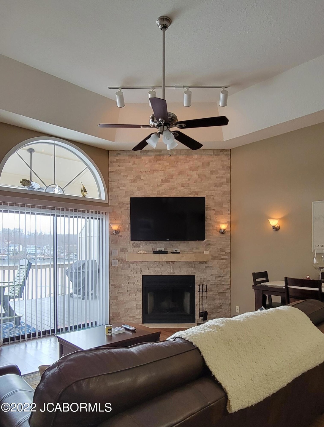 Top Floor Condo 3 bedroom 2 bathroom