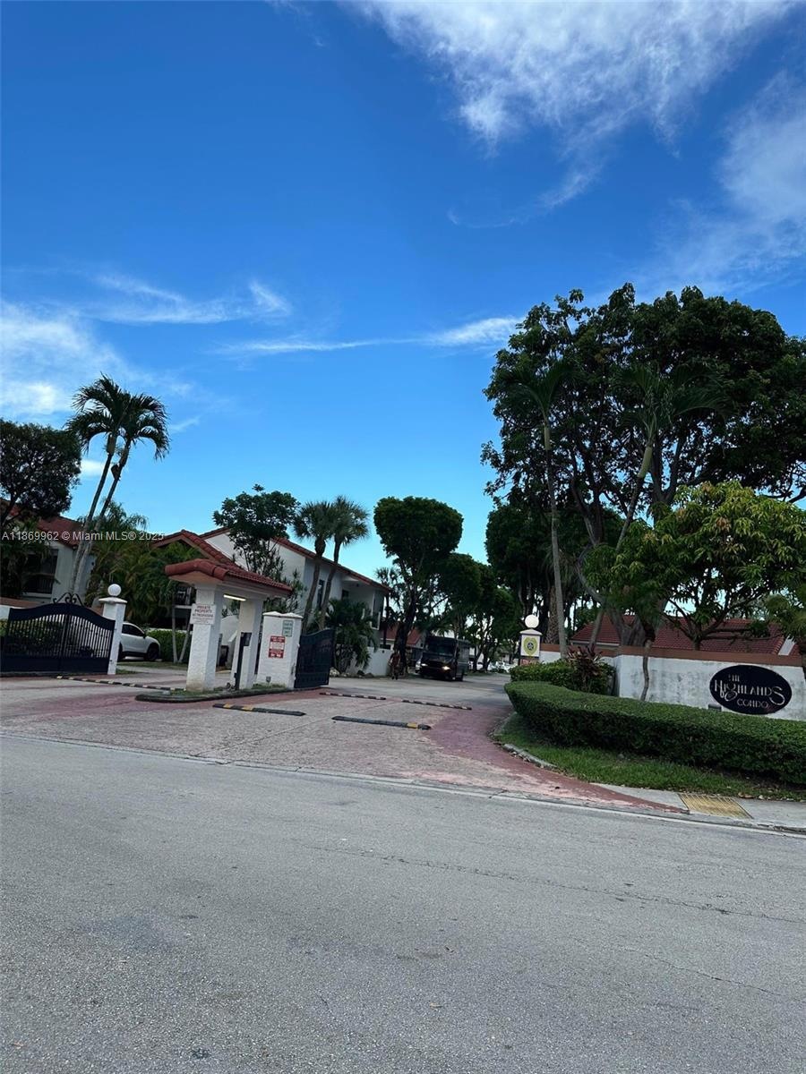 7555 SW 153rd Place unit 20610, Miami, FL 33193 - photo 1