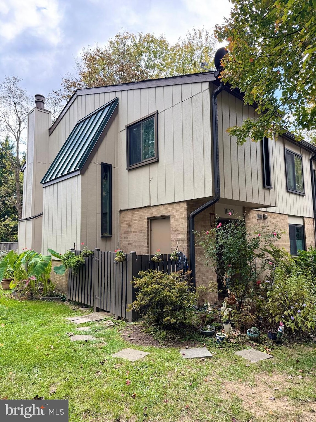 Coming Soon $550,000 • Co-Listing Agent