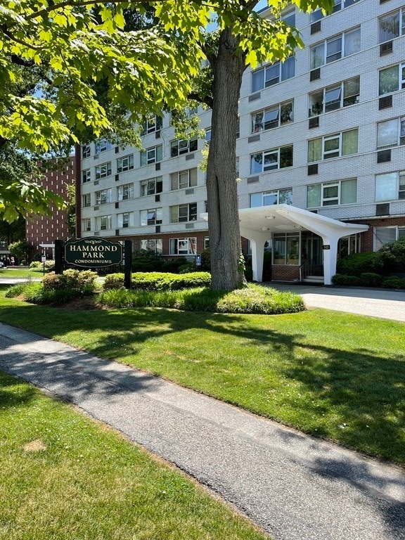 Hammond Park Condominiums unit 202, Chestnut Hill, MA 02467 - photo 1
