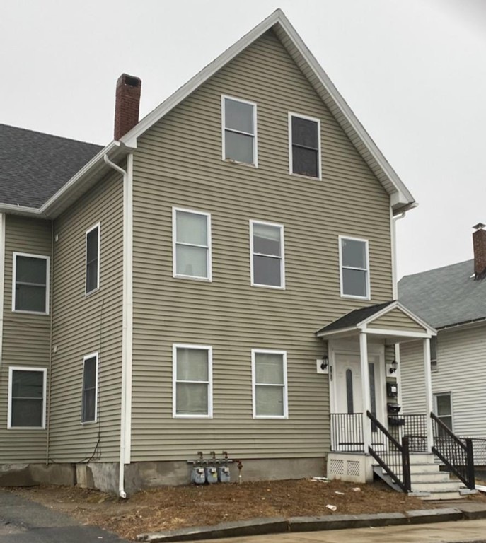 162 Canterbury St unit 2, Worcester, MA 01603 - photo 1