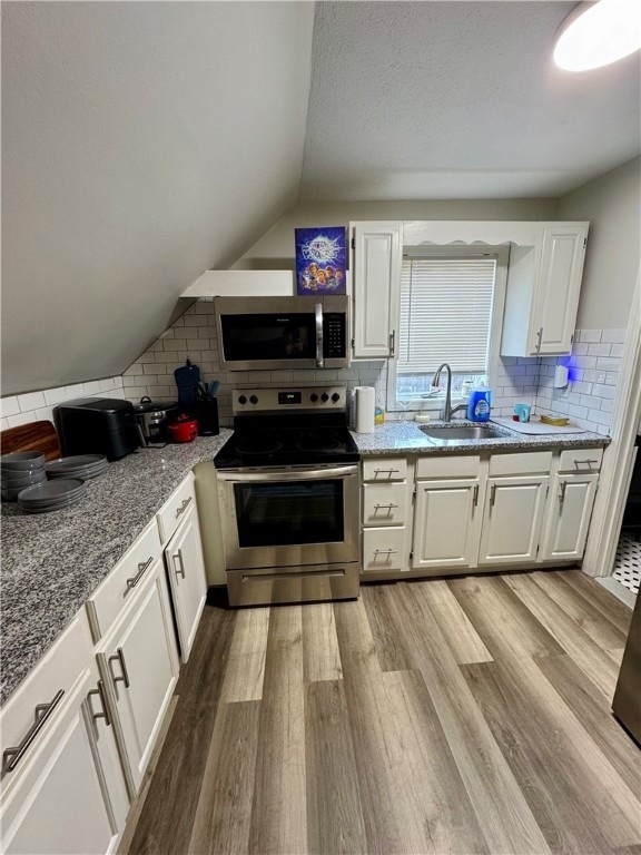 15 Rock St unit 2, Bristol, RI 02809 - photo 1