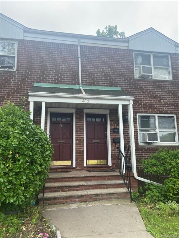 500 Tuckahoe Rd unit 2B, Yonkers, NY 10710 - photo 1