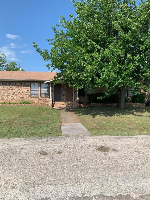 954 Meadowlark Cir, Granbury, TX 76049 - photo 1