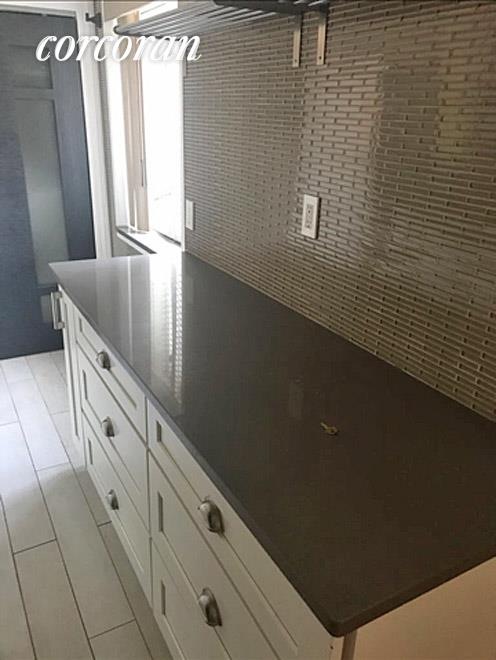 69-03 173rd St unit 2, Flushing, NY 11365 - photo 1