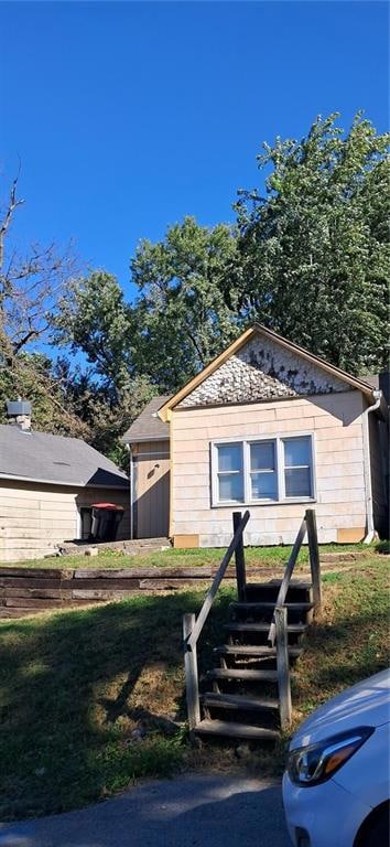 1317 N 15th St, Saint Joseph, MO 64501 - photo 1