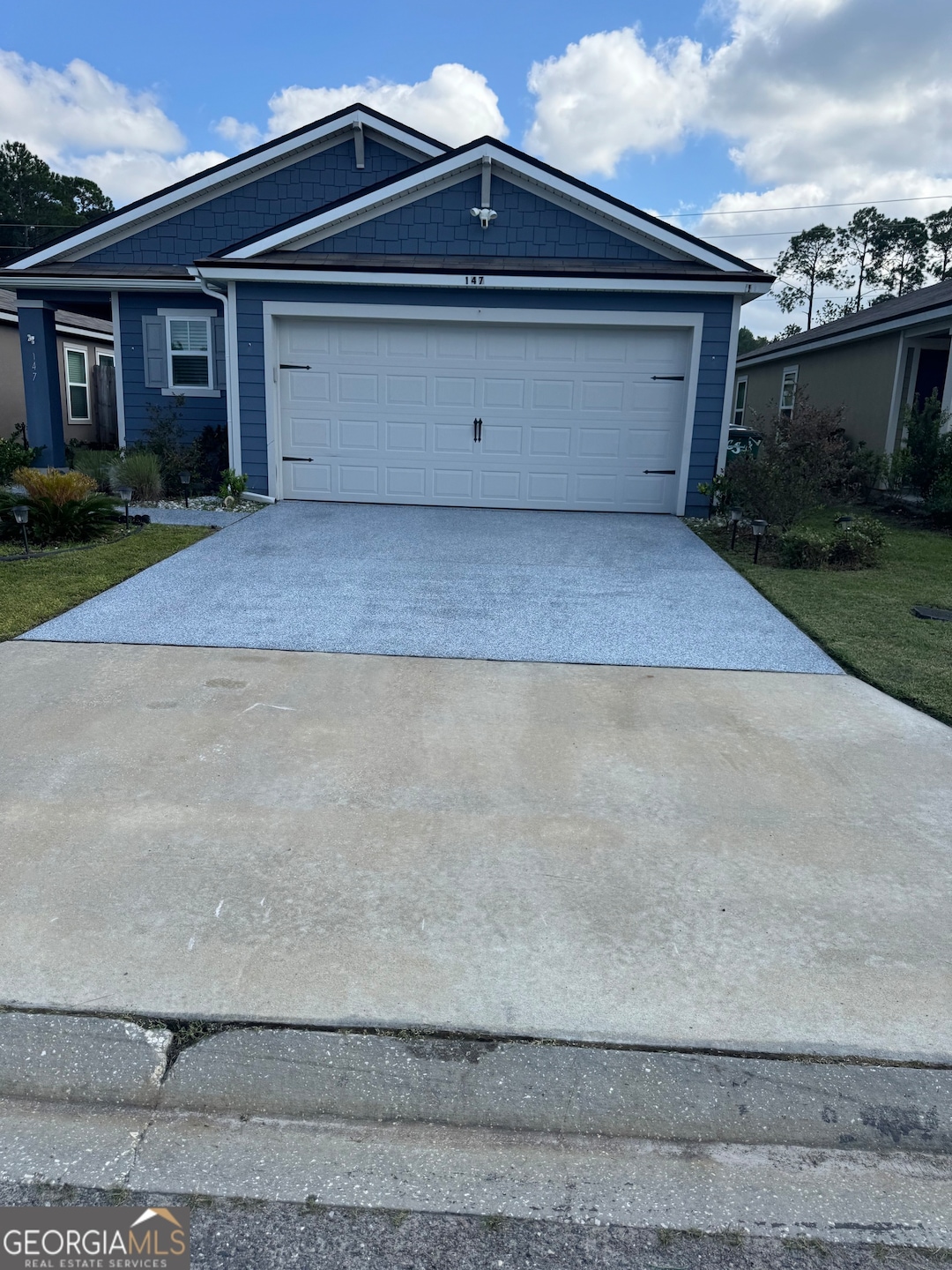 Pending $262,000 • Co-Listing Agent