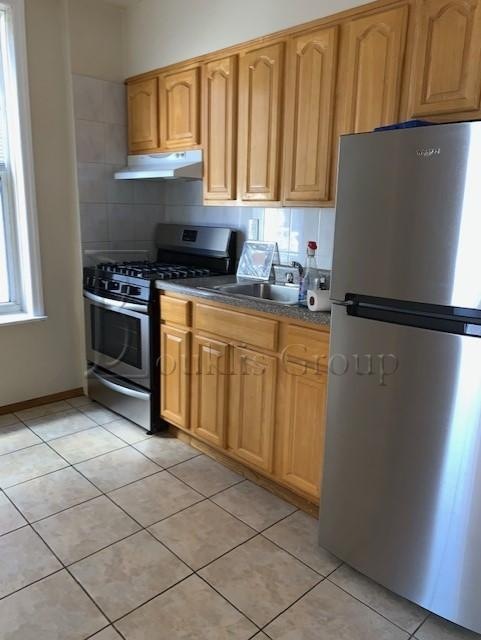 22-65 43rd St unit 1F, Astoria, NY 11105 - photo 1