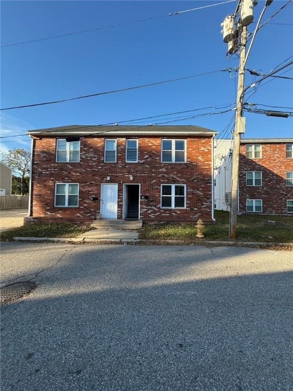 10 Saratoga Ave, Pawtucket, RI 02861 - photo 1