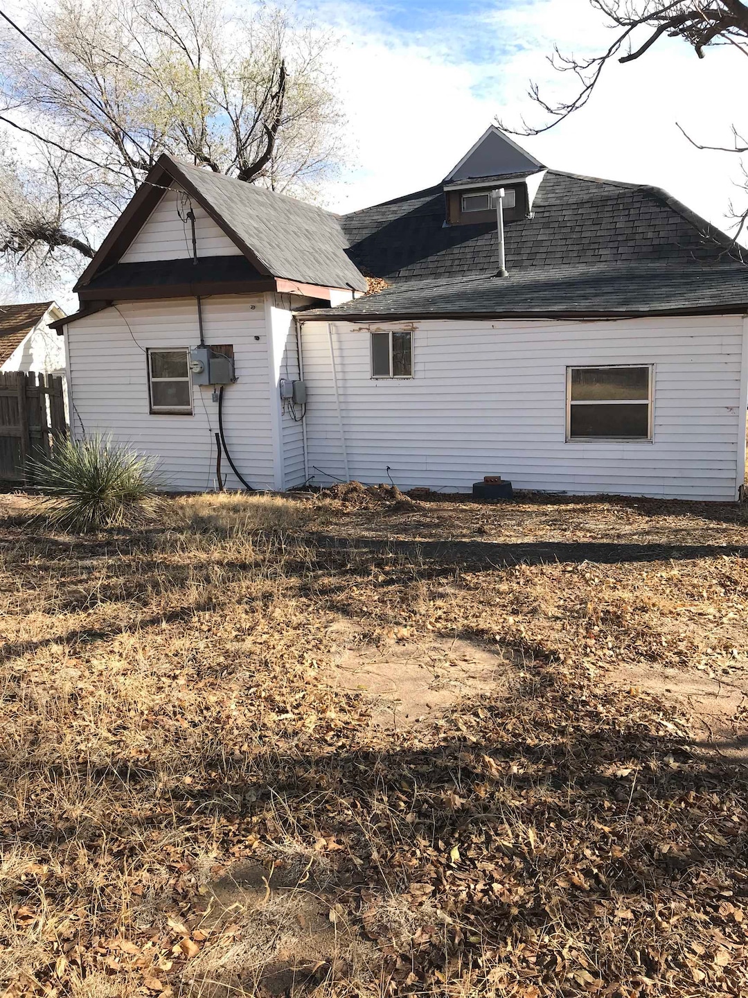 1023 Lawson Ave, Beaver, OK 73932 - photo 1