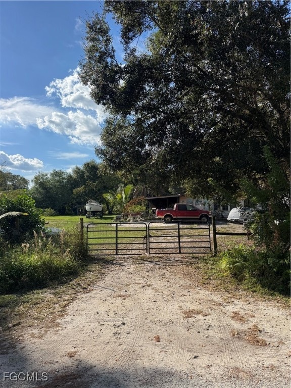 837 Pine Cone Ave, Clewiston, FL 33440 - photo 1