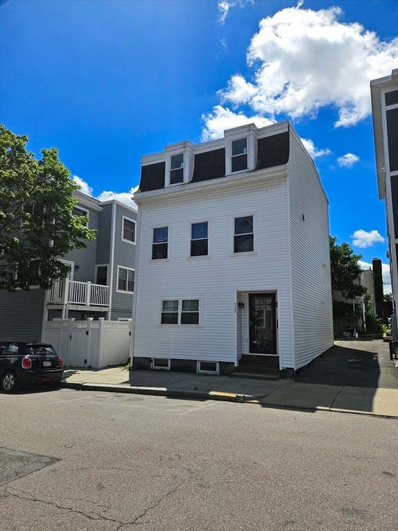 711 E 7th St, Boston, MA 02127 - photo 1