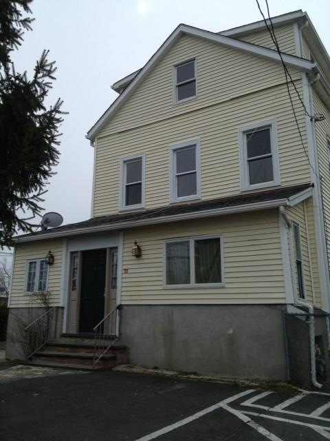 25 Laura St unit 2, Norwalk, CT 06854 - photo 1