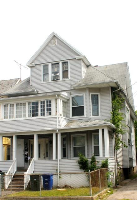 226 Parrott Ave, Bridgeport, CT 06606 - photo 1