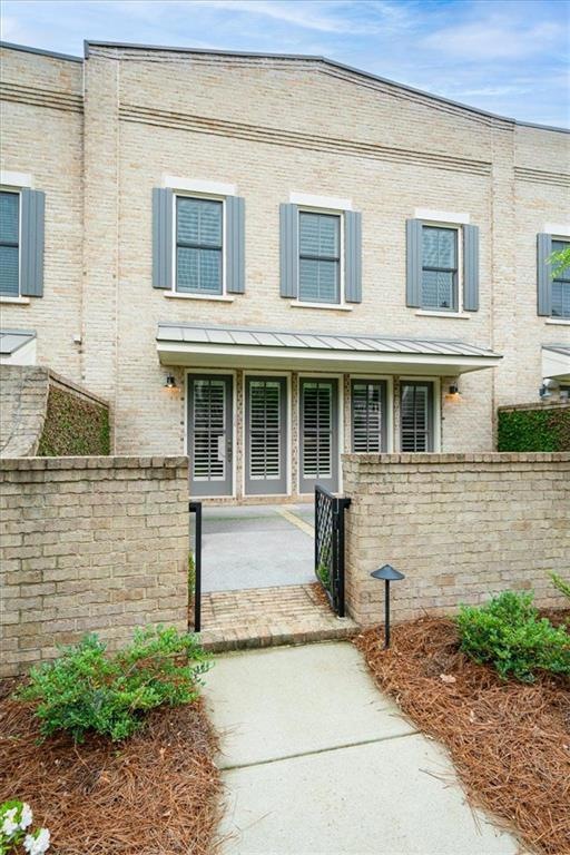 Welcome to 130 Forrest Alley, Roswell, GA!
