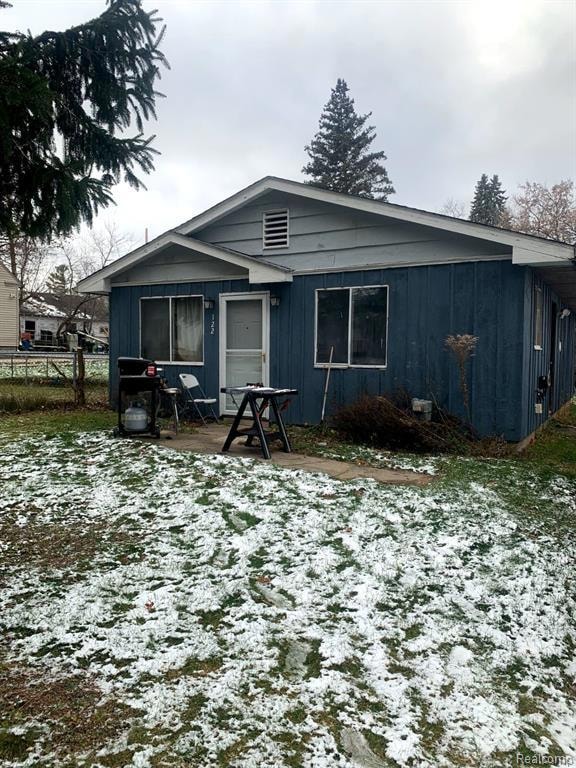 122 Hathaway St, Lansing, MI 48917 - photo 1