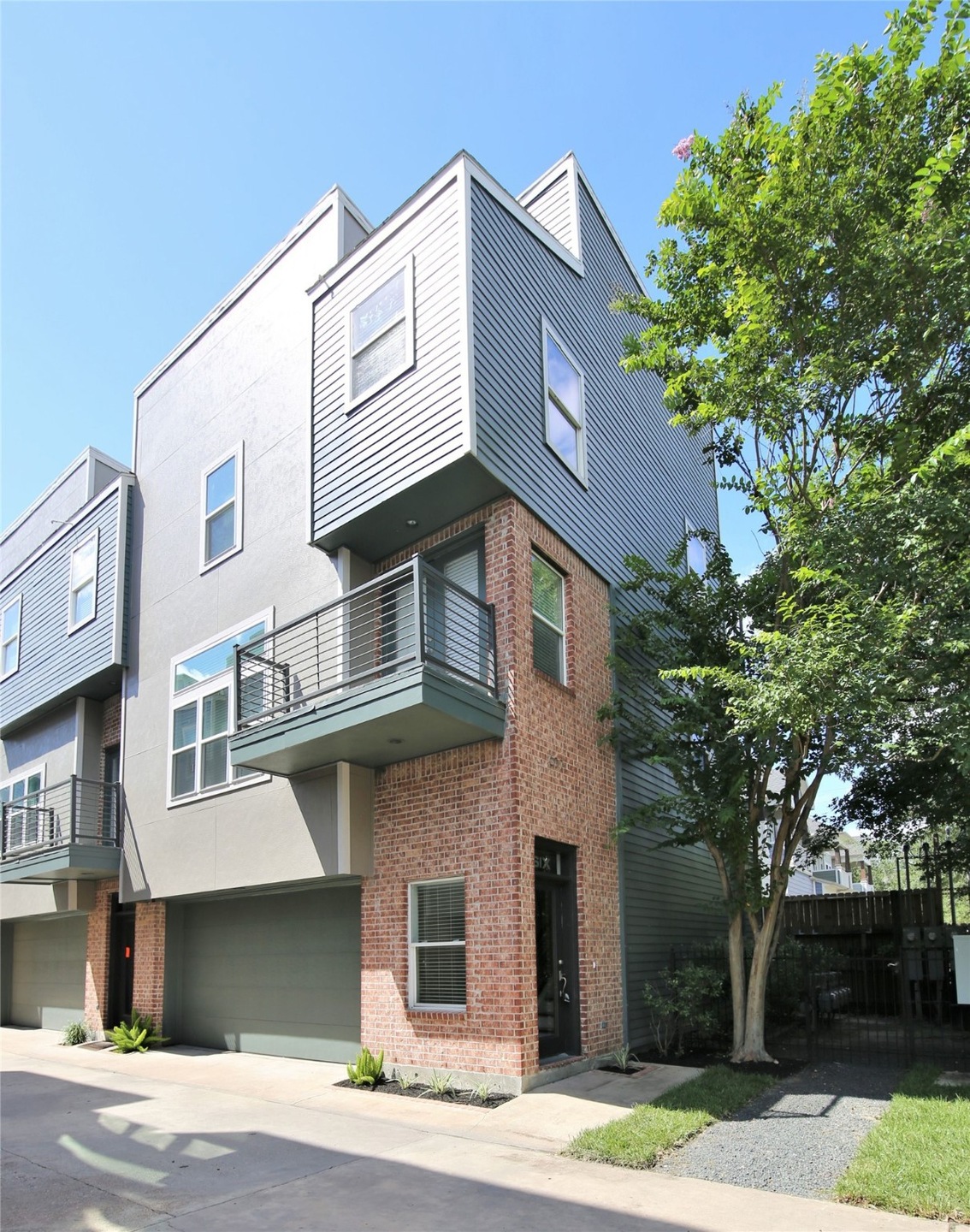 637 Rutland St unit 6, Houston, TX 77007 - photo 1