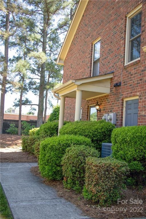 Welcome Home! Front Entrance
