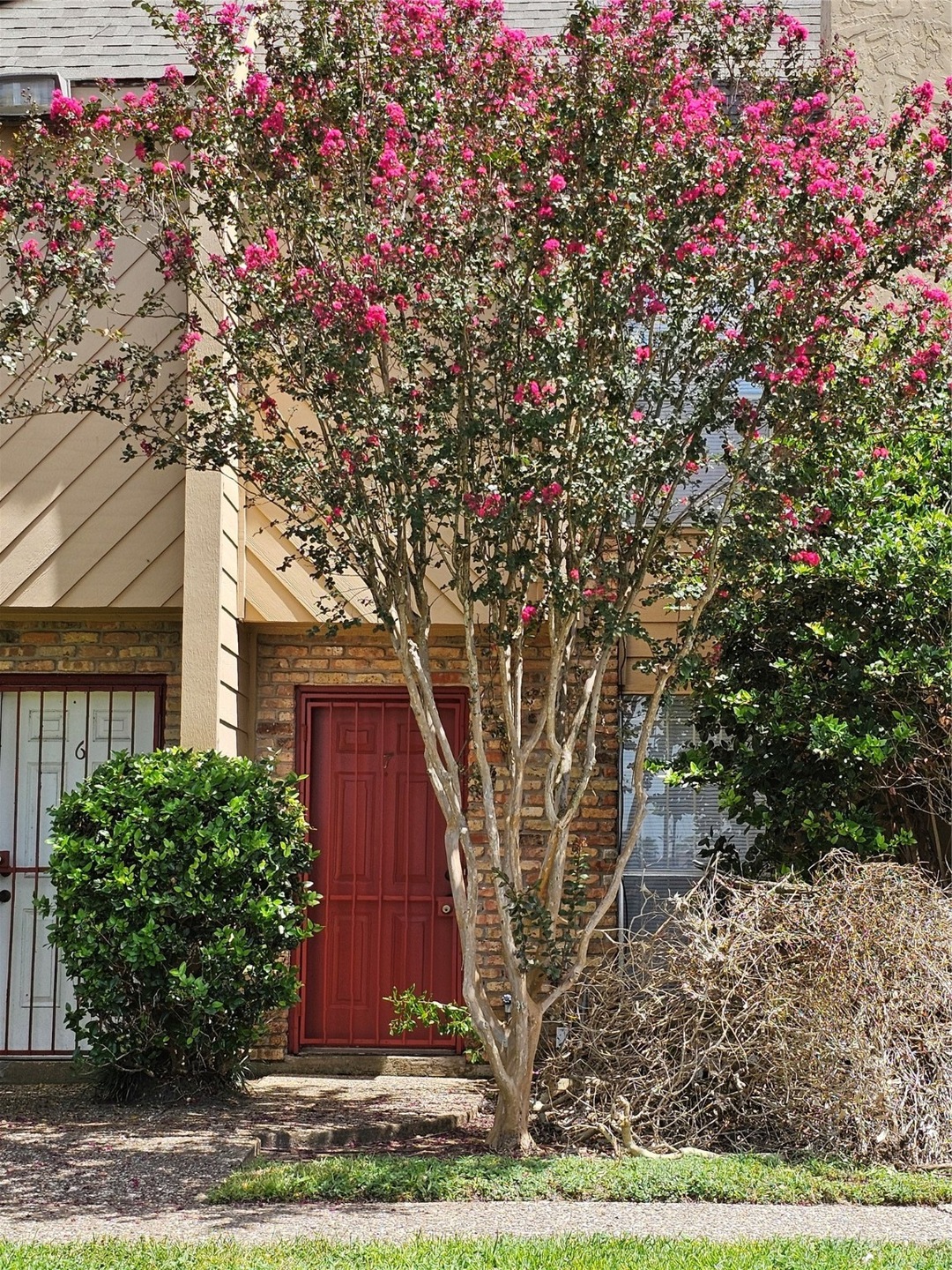 3303 W Greenridge Dr unit 7, Houston, TX 77057 - photo 1