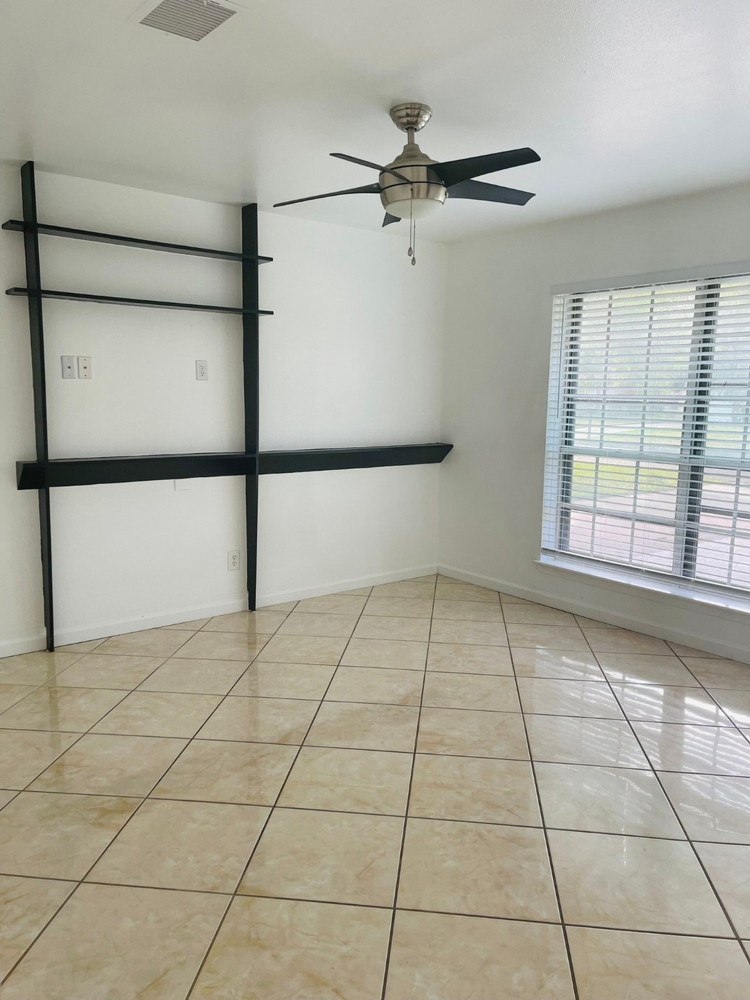 6411 King Post Dr, Houston, TX 77088 - photo 1