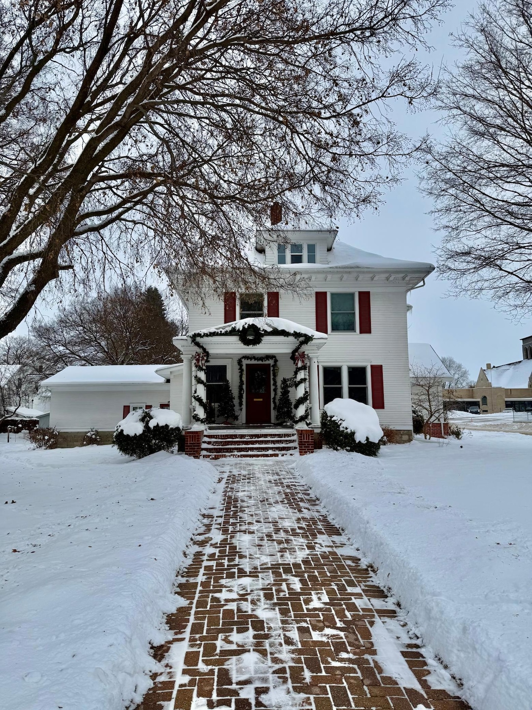 411 Albion Ave, Fairmont, MN 56031 - photo 1