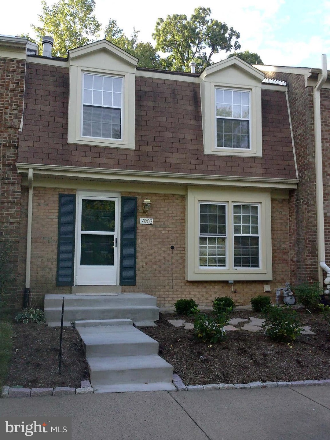 7903 Bethelen Woods Ln, Springfield, VA 22153 - photo 1