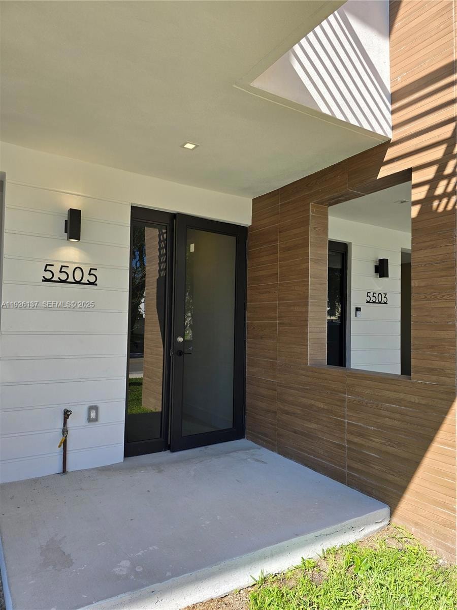 5505 W Oak Way unit 5505, Dania Beach, FL 33314 - photo 1