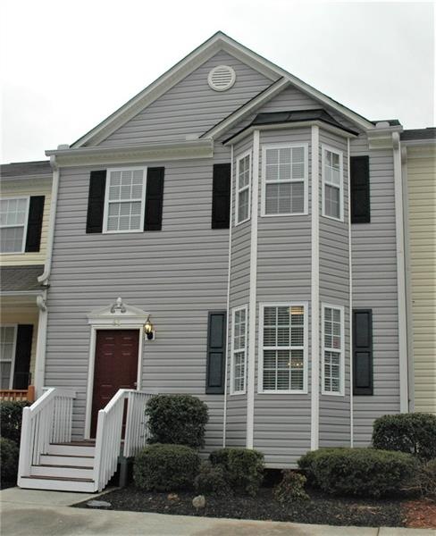 New on the market, 3 level Townhouse - 3 Br,2.5 Ba