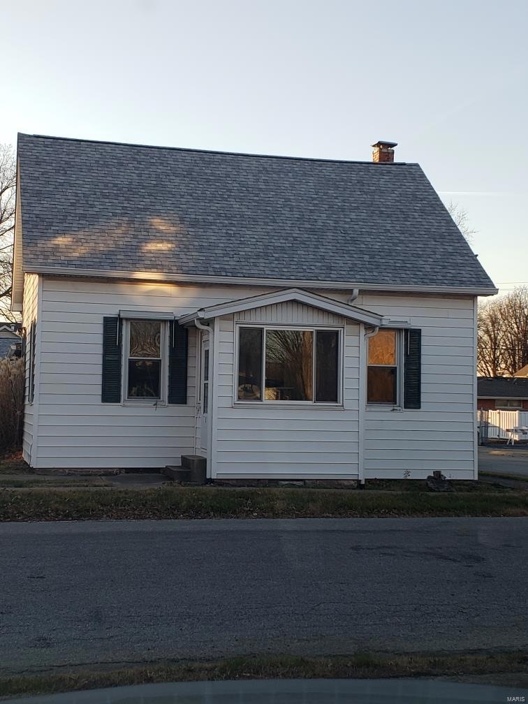 2 S Alton St, Freeburg, IL 62243 - photo 1