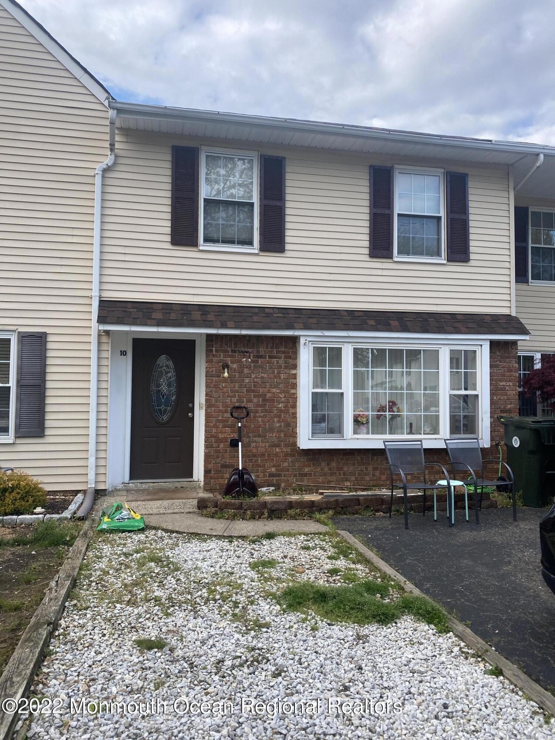 FRONT HOUSE