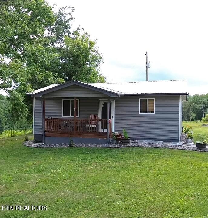 1820 Bacchus Rd front