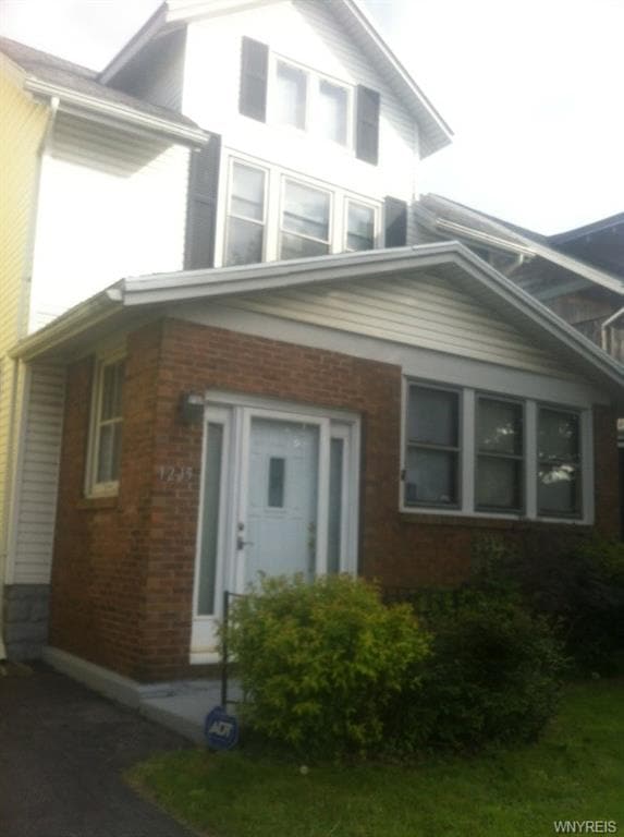 3 bed  plus study (can be used as bedroom ) 1.5 ba