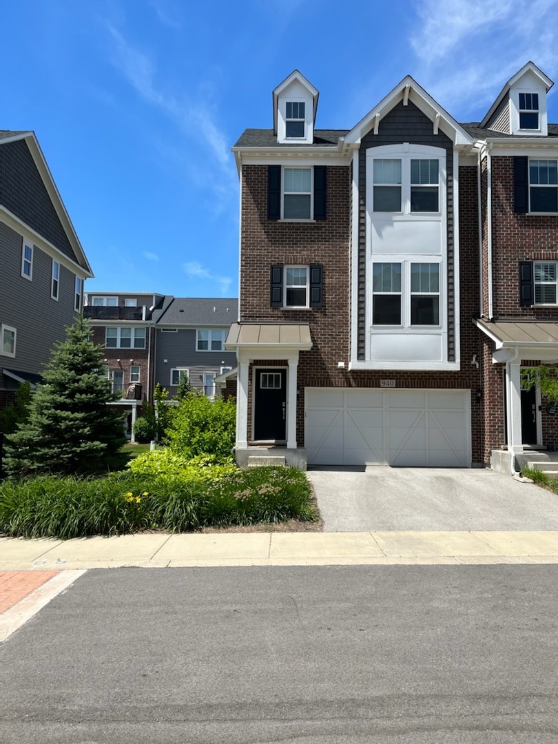 940 Coletta Cir, Naperville, IL 60563 - photo 1