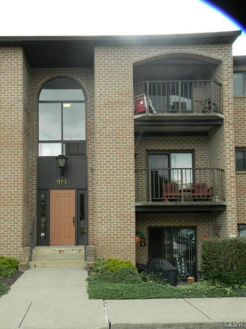 911 Cold Spring Rd unit 8, Allentown, PA 18103 - photo 1
