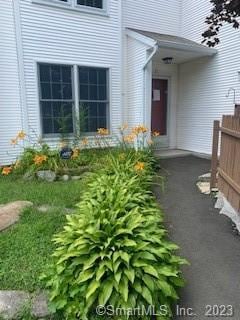 35 Deerwood Ln unit 10, Waterbury, CT 06704 - photo 1