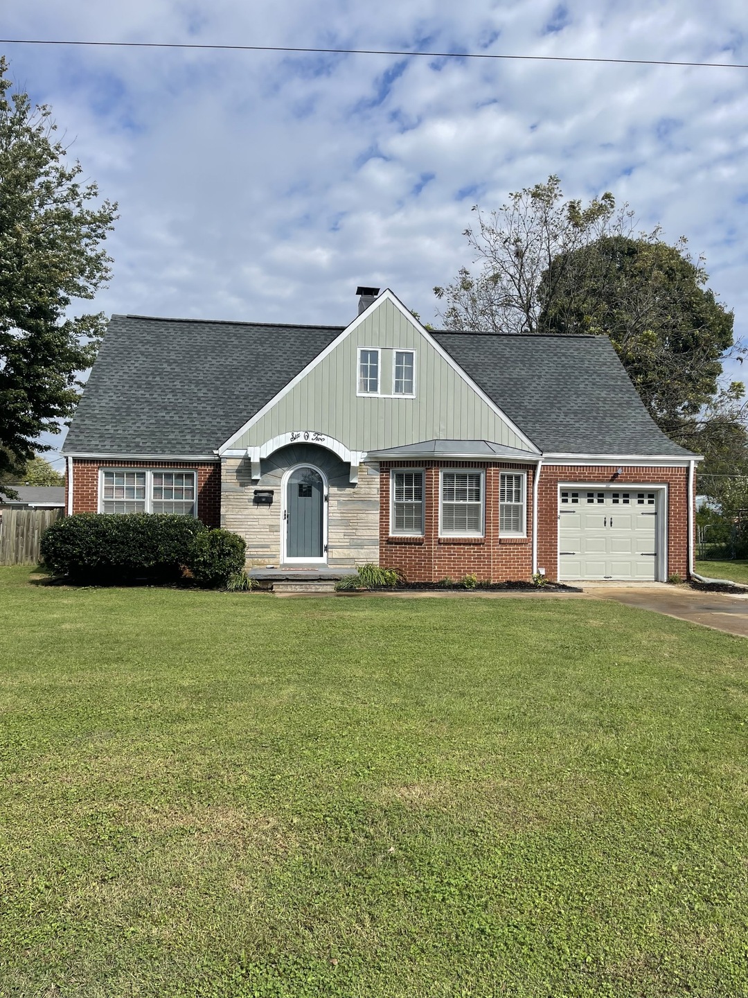 Charming home, heart of Lawrenceburg, great location.