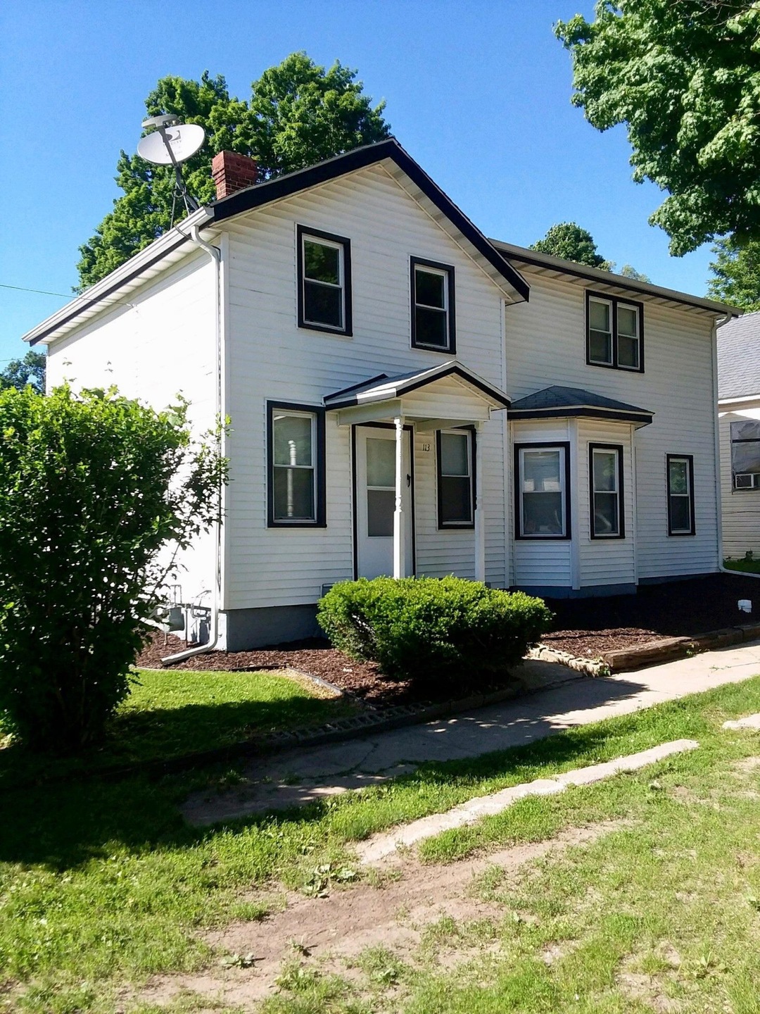 113 W Mechanic St, Rolling Prairie, IN 46371 - photo 1
