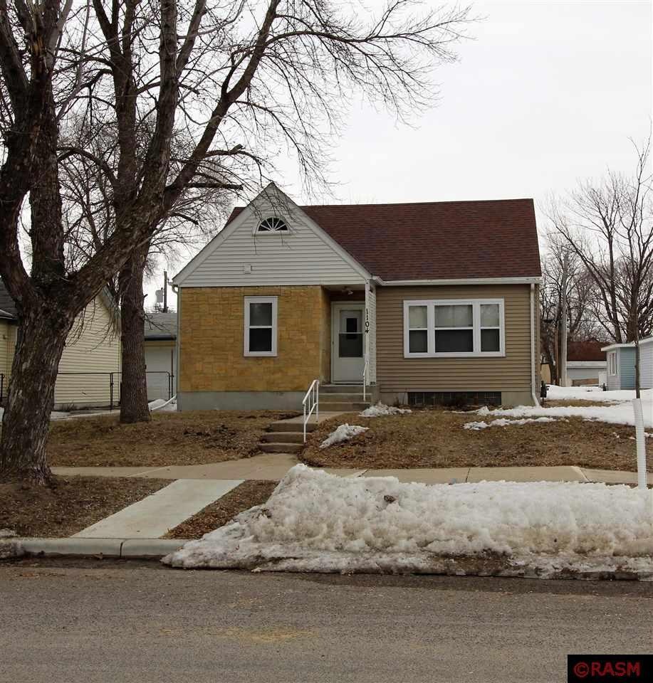 1104 1104 N Jefferson, New Ulm, MN 56073 - photo 1