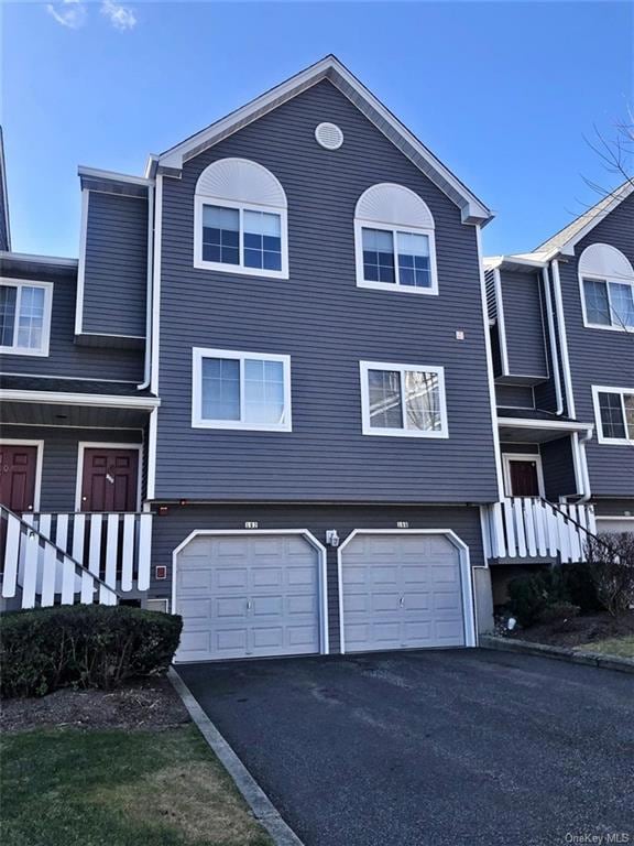 100 Eagle Ridge Way, Nanuet, NY 10954 - photo 1