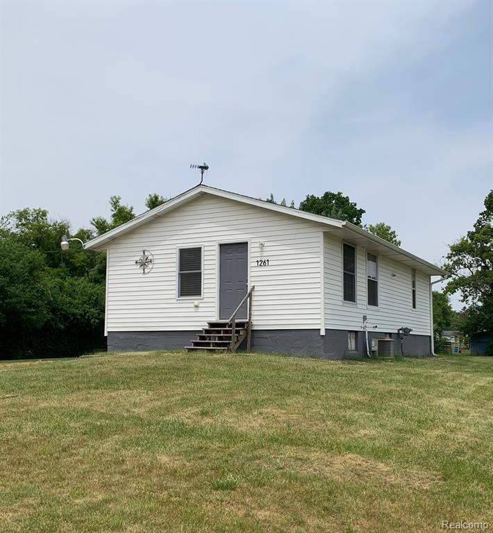 1261 E Princeton Ave, Flint, MI 48505 - photo 1