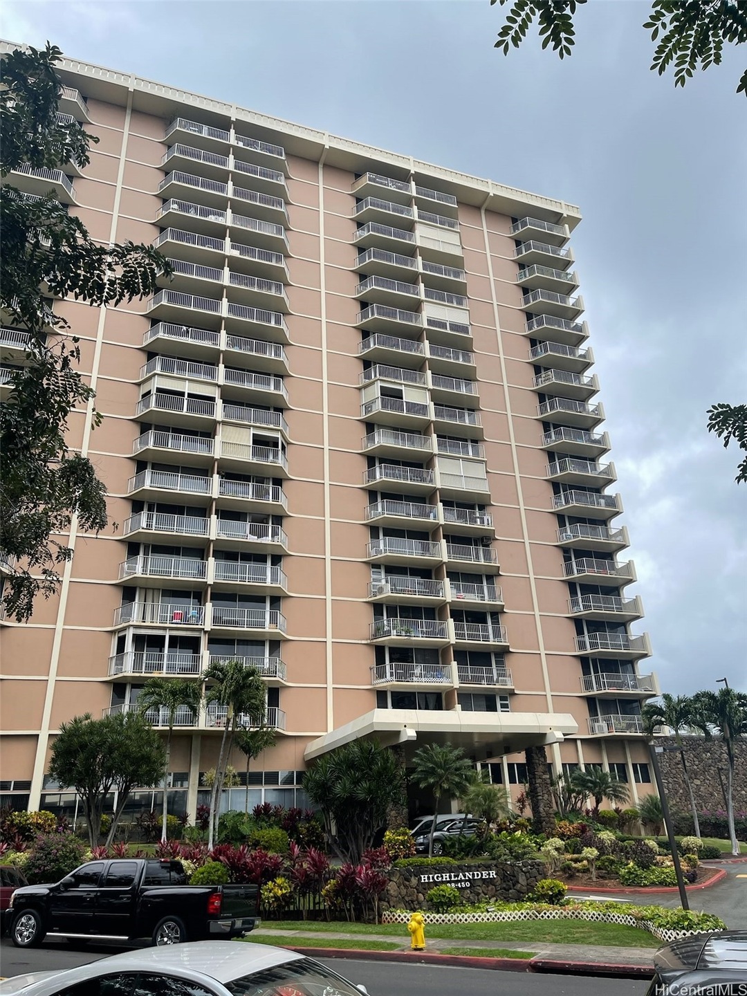 The Highlander unit 1211, Aiea, HI 96701 - photo 1