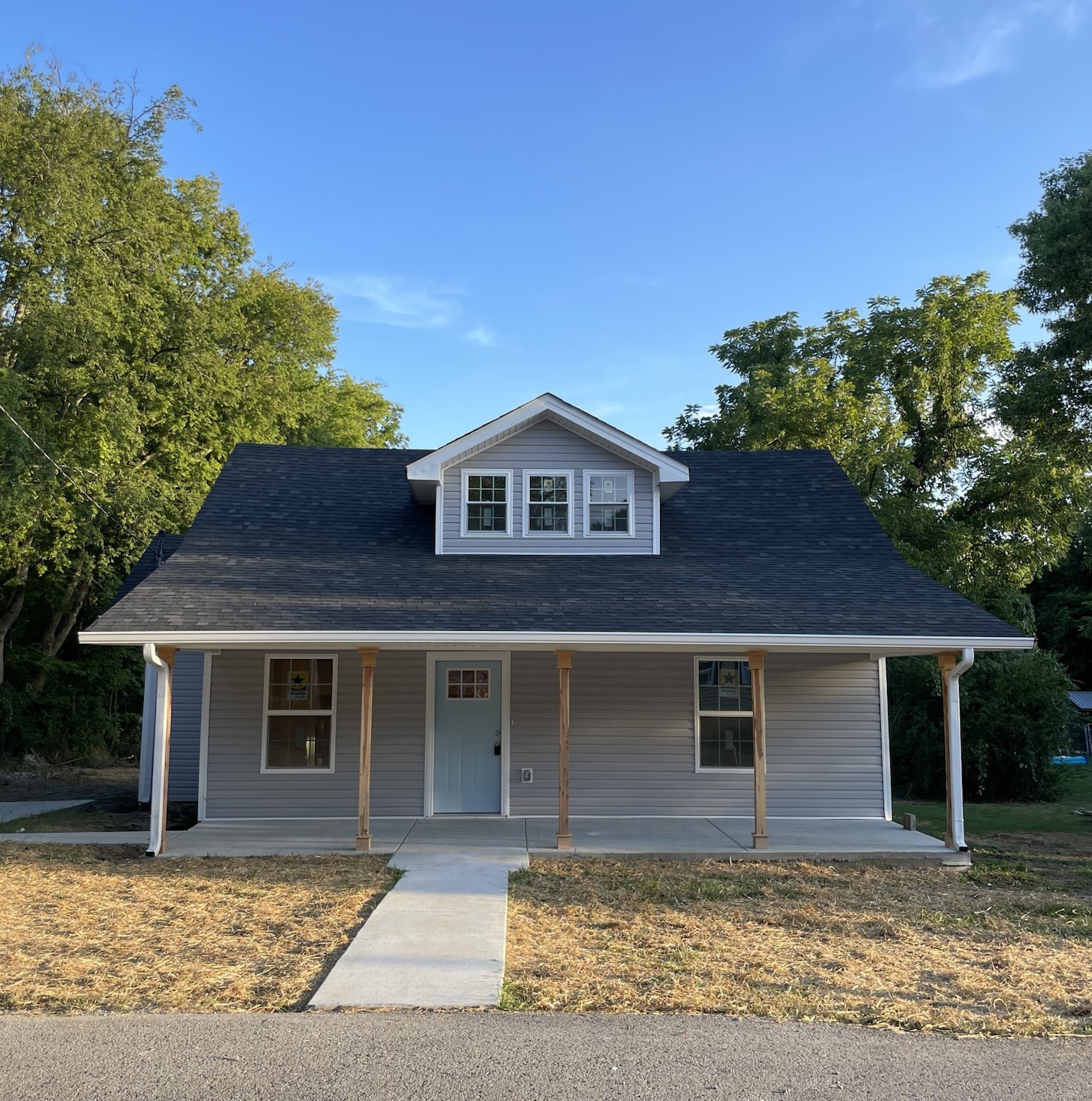 520 Oak St, Shelbyville, TN 37160 - photo 1