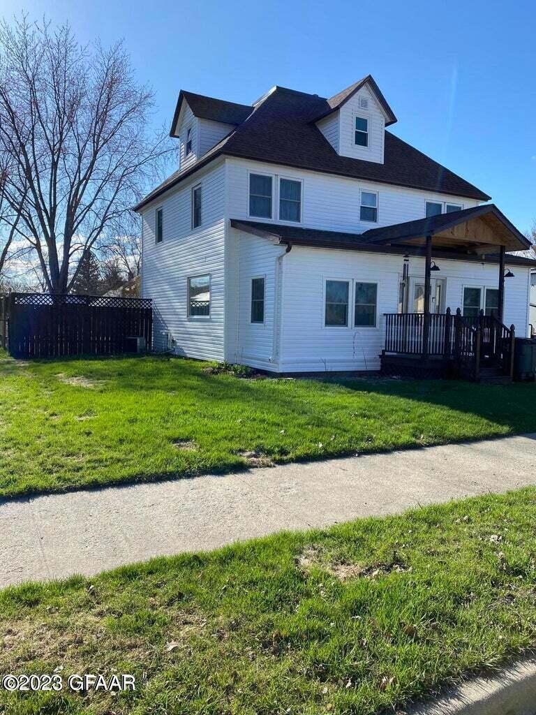 212 5th Ave, Cando, ND 58324 - photo 1