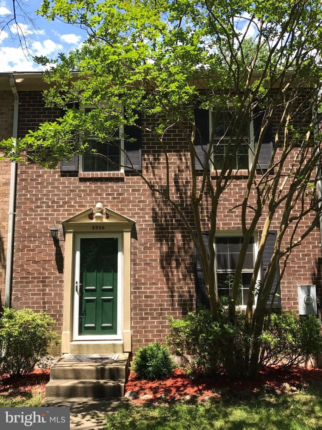 8906 Shamrock Ct, Springfield, VA 22152 - photo 1