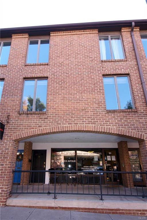 77 W Broad St unit 9, Bethlehem, PA 18018 - photo 1