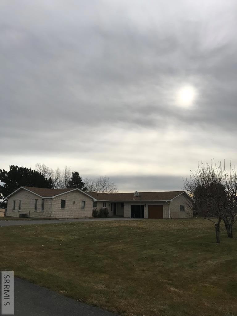 589 N 150 W, Blackfoot, ID 83221 - photo 1